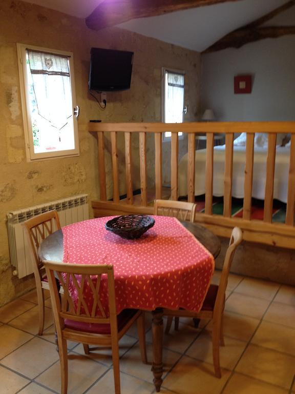 Chateau Nardou Otel Saint-Sulpice-et-Cameyrac Oda fotoğraf